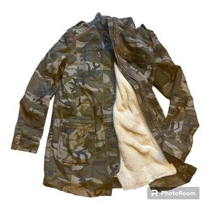 EXPRESS Camo jacket w/detachable faux fur lining - size S - heavy or lightweight